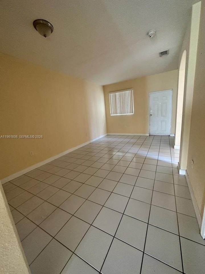 2900 Se 17th Ave #103 - Photo 7 of 16