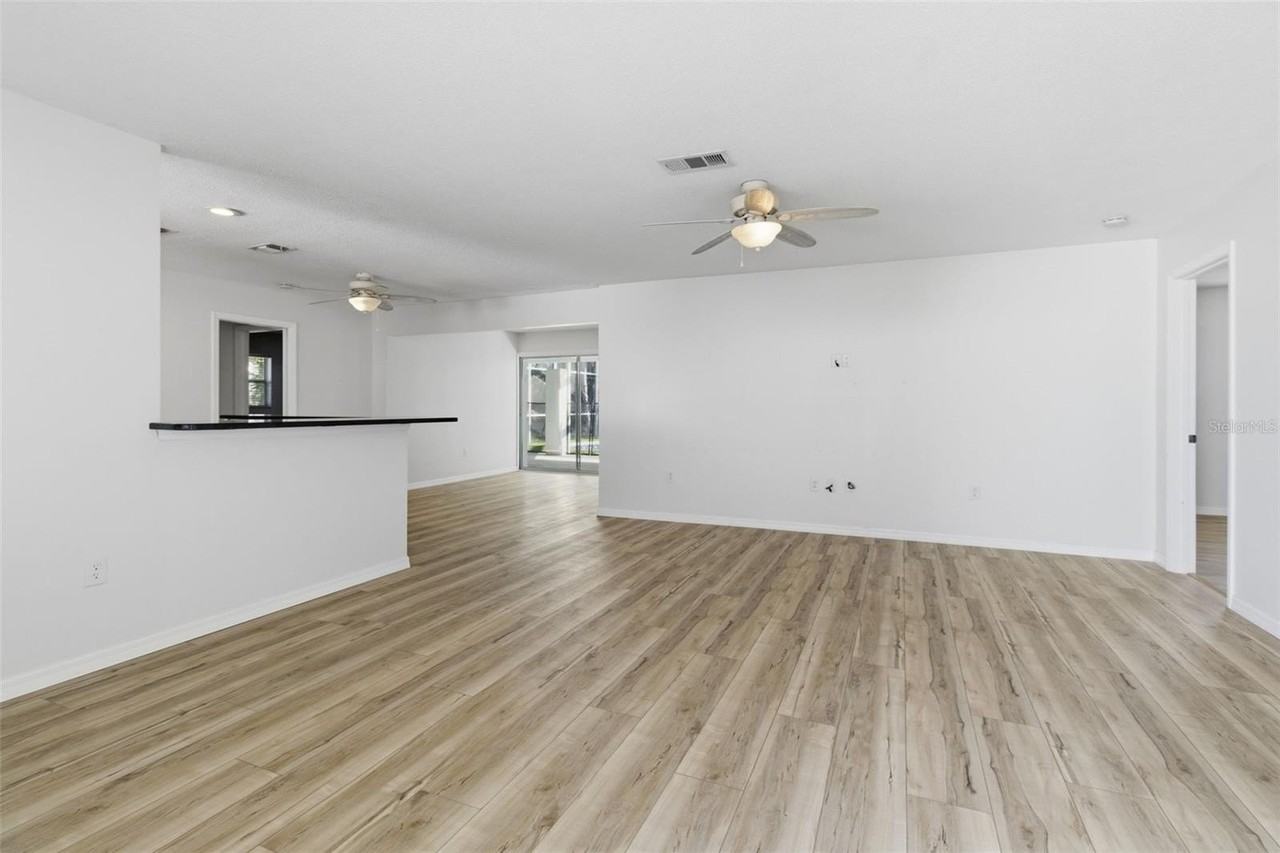 5223 Shadow Lawn Dr - Photo 4 of 33