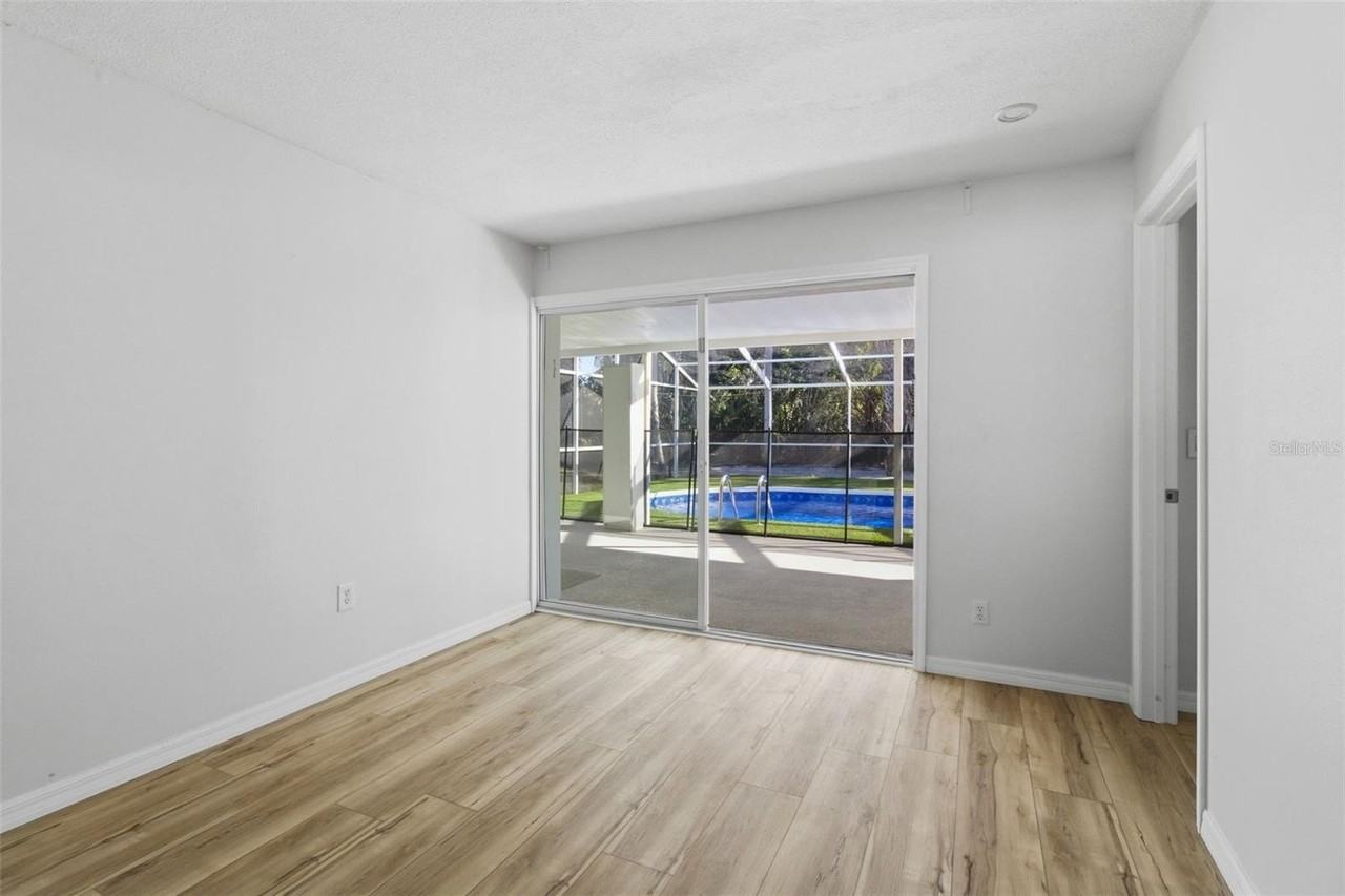 5223 Shadow Lawn Dr - Photo 5 of 33