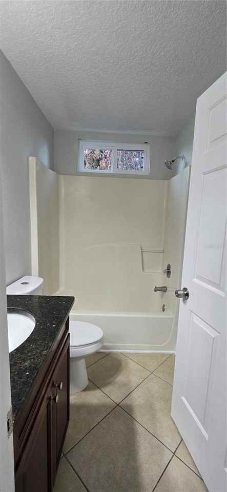 9414 Dearmont Ave - Photo 4 of 16