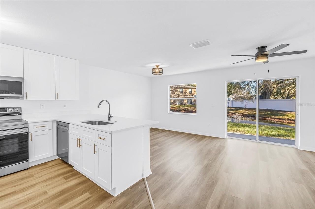 8517 Edgewater Place Blvd - Photo 5 of 50