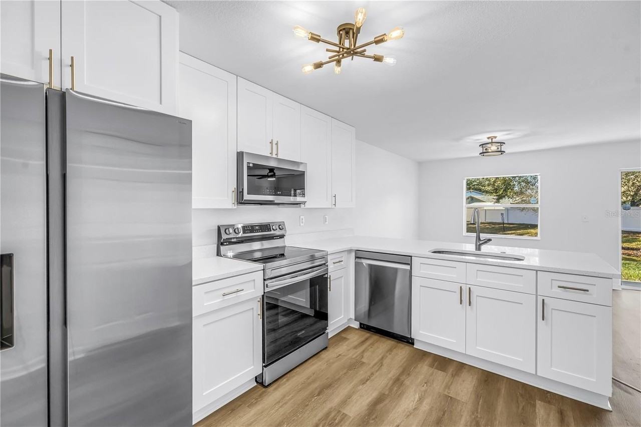 8517 Edgewater Place Blvd - Photo 7 of 50