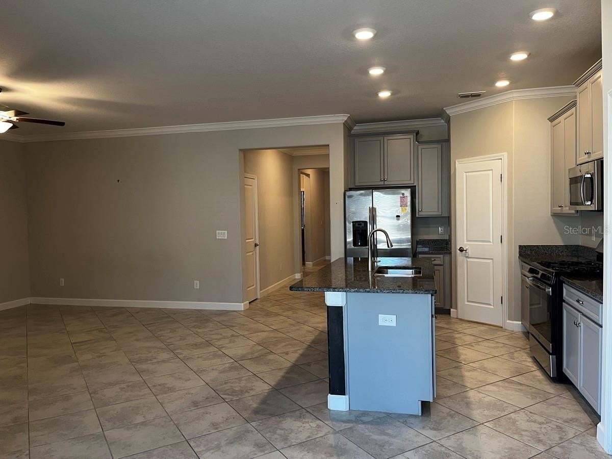 25195 Lambrusco Loop - Photo 6 of 36