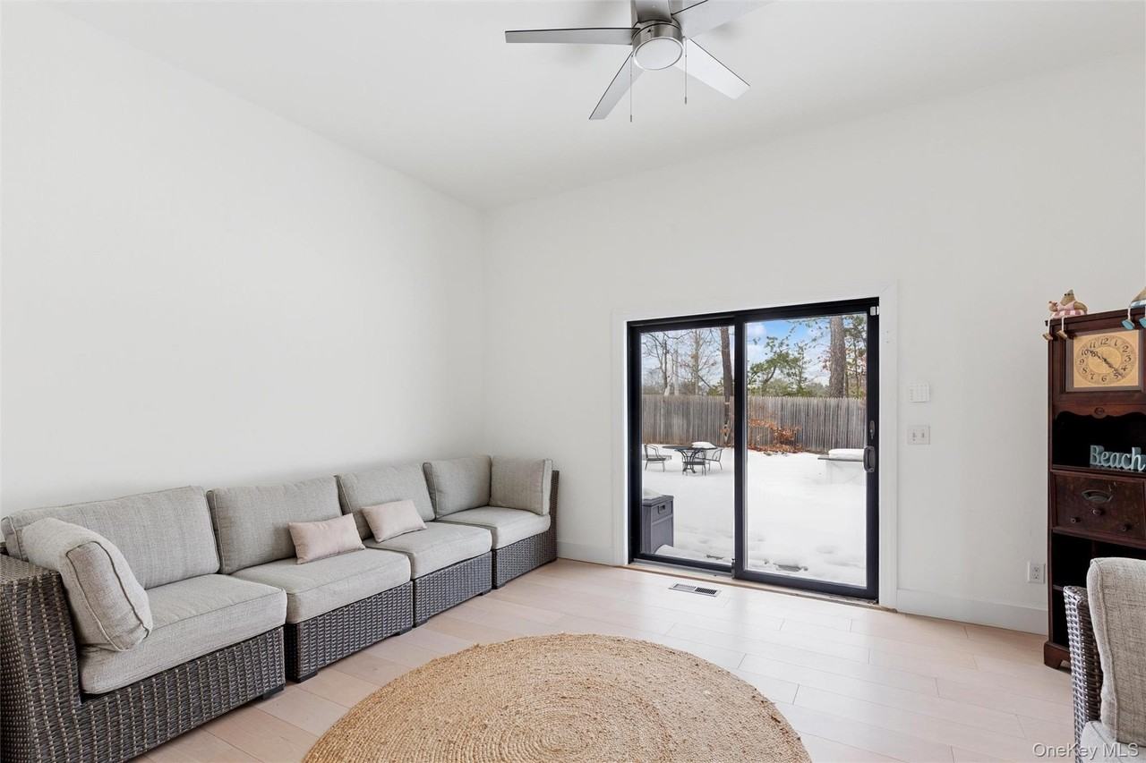 34 Starboard Rd - Photo 5 of 29