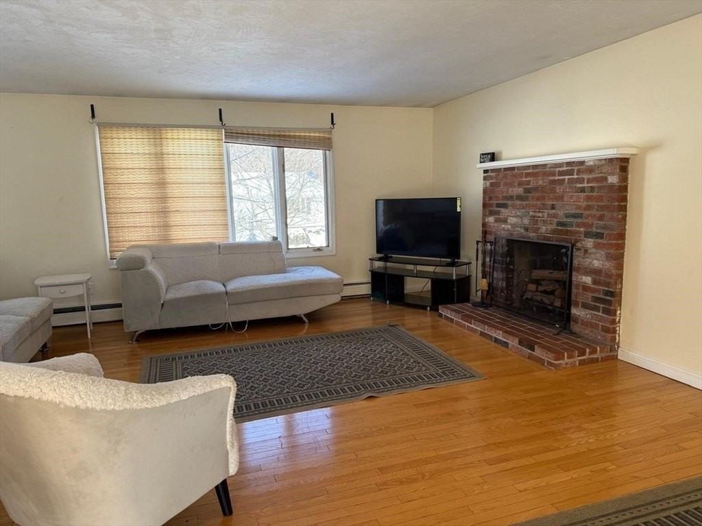 11 Bluegrass Ln - Photo 3 of 19