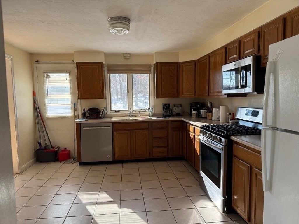 11 Bluegrass Ln - Photo 6 of 19