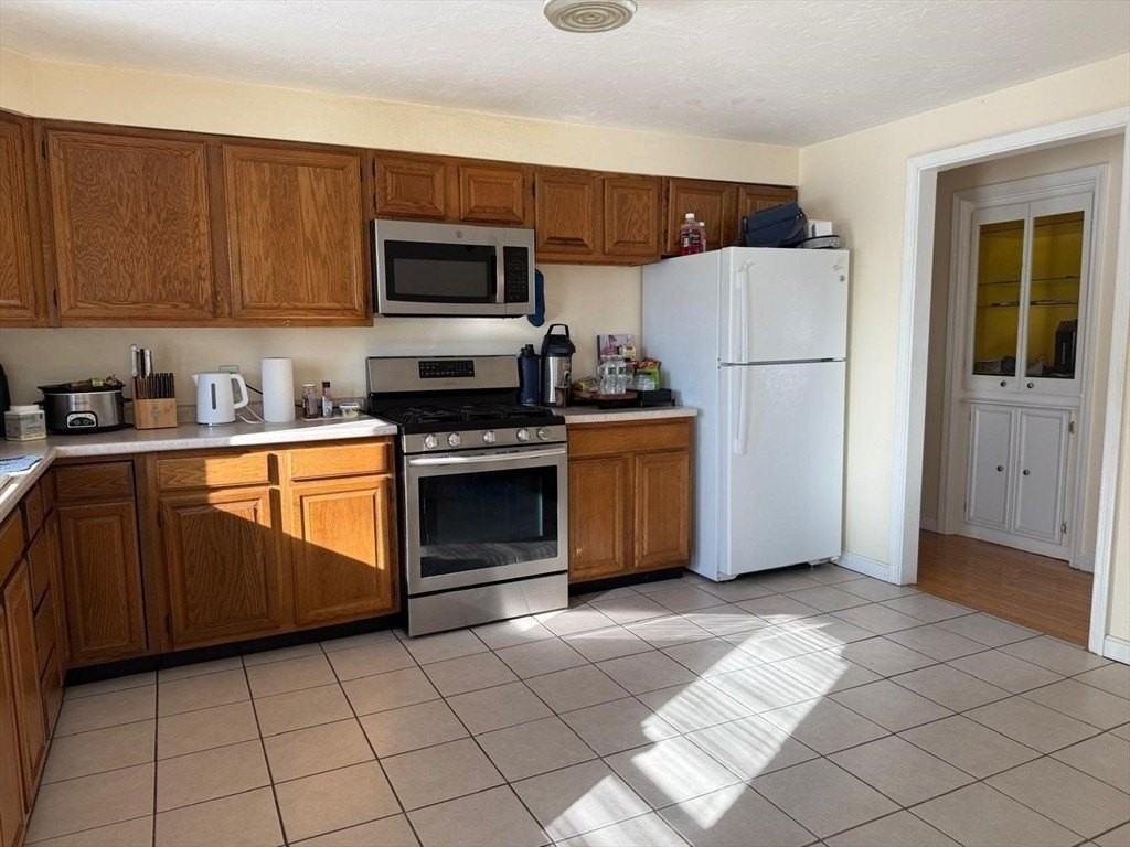 11 Bluegrass Ln - Photo 7 of 19