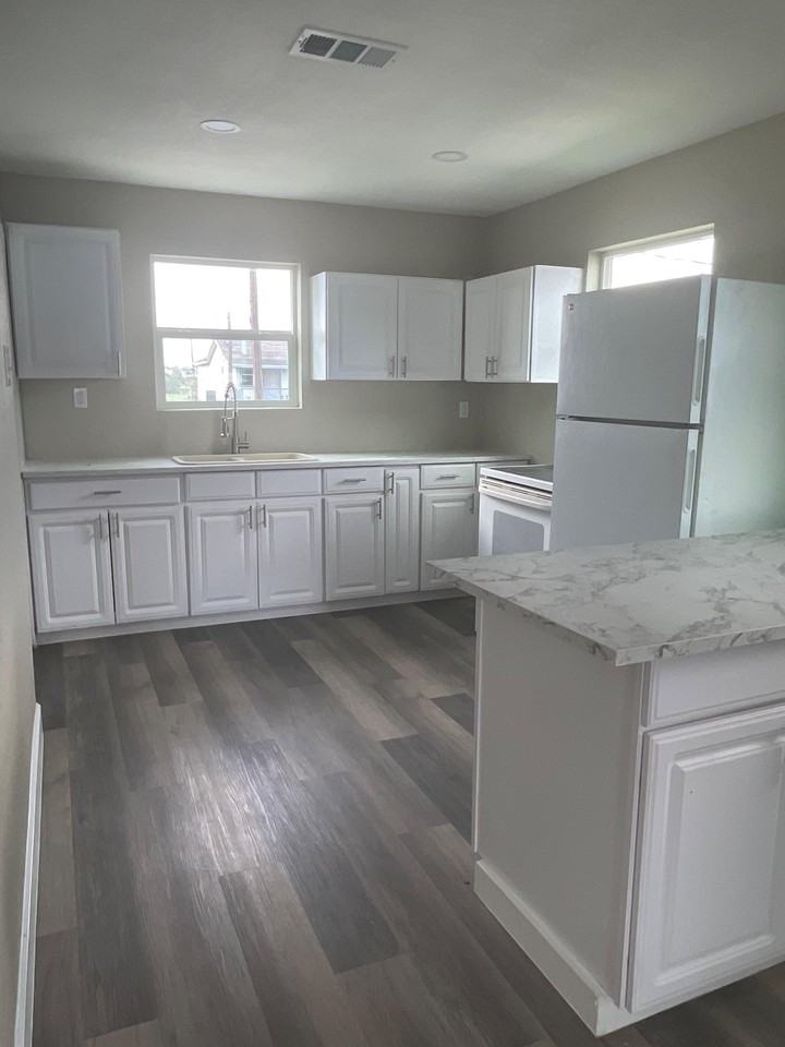 Delesandri Dr - Photo 7 of 10