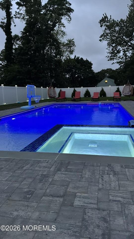 8 Woodrow St - Photo 3 of 36