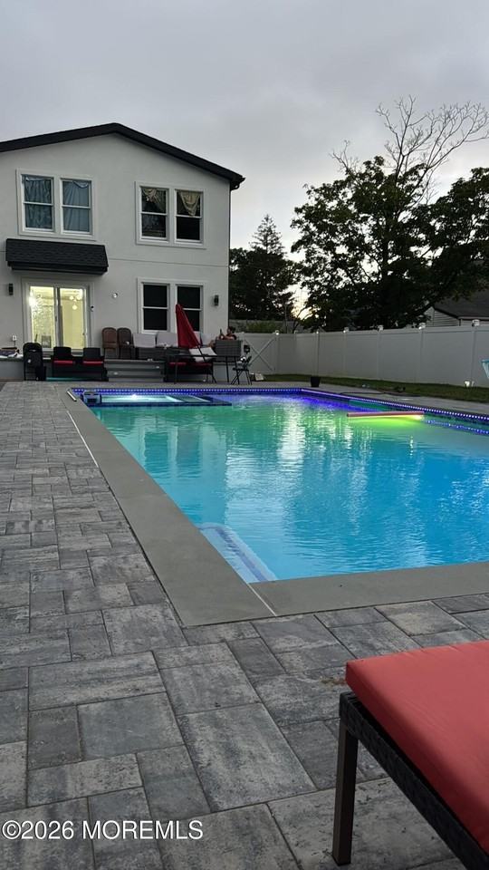 8 Woodrow St - Photo 4 of 36