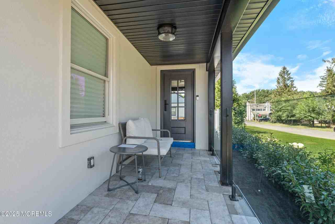 8 Woodrow St - Photo 7 of 36