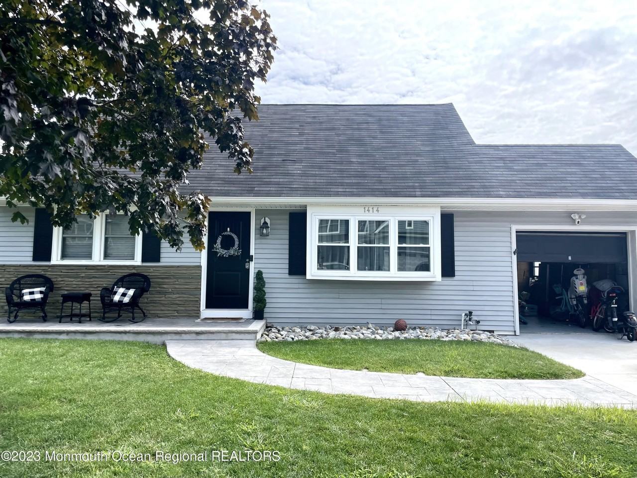 1414 Treeneedle Rd - Photo 3 of 27