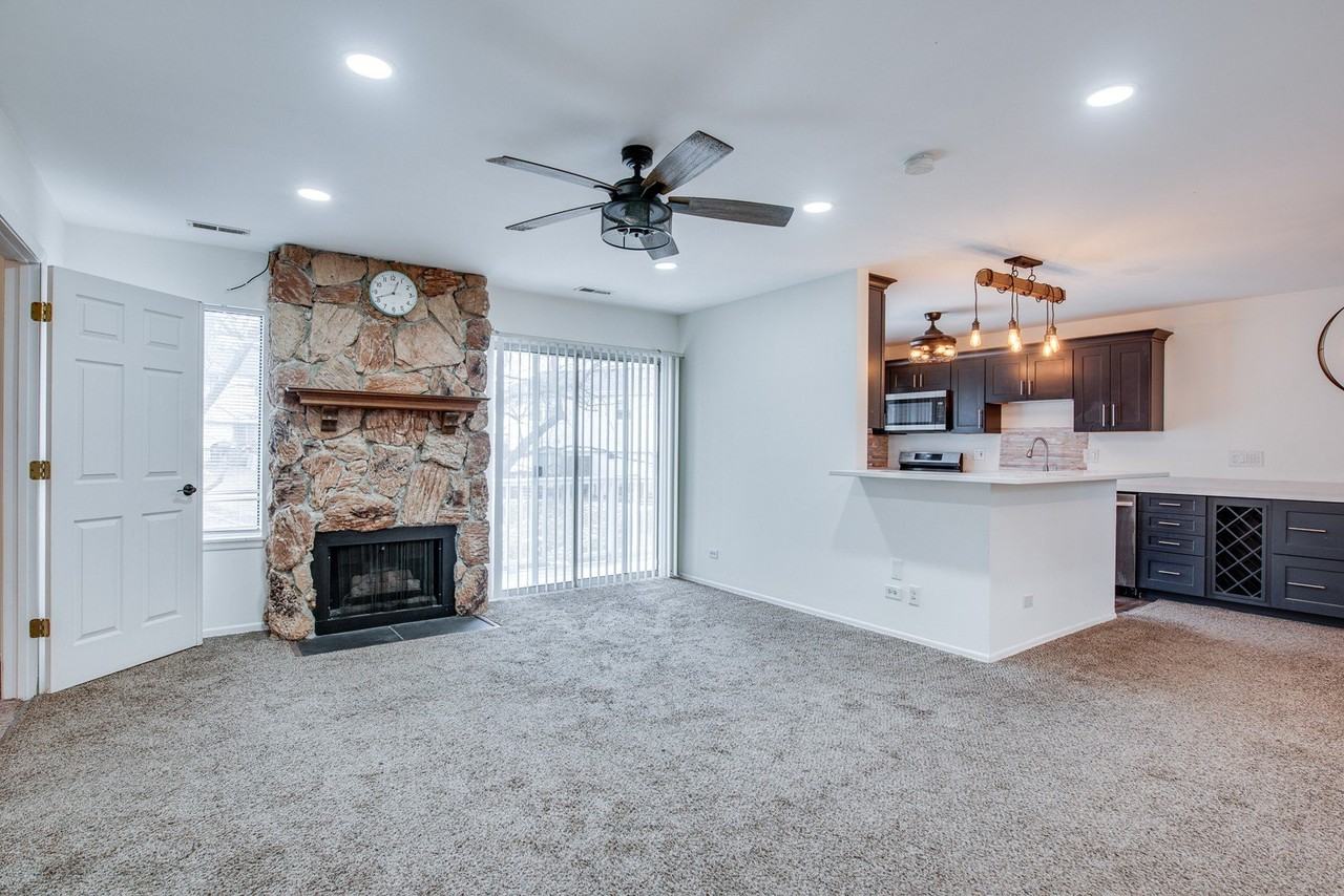 340 Springlake Ln Apt D #D - Photo 4 of 15