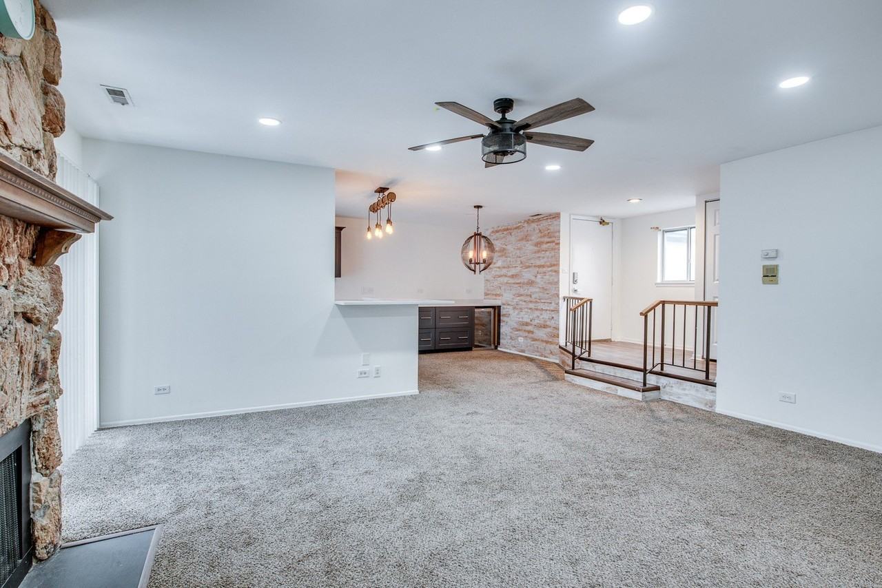 340 Springlake Ln Apt D #D - Photo 5 of 15