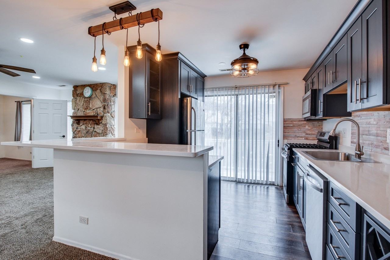 340 Springlake Ln Apt D #D - Photo 7 of 15