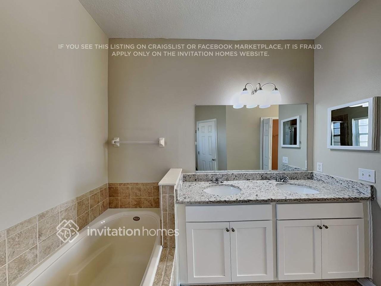 1028 Derbyshire Dr - Photo 6 of 20