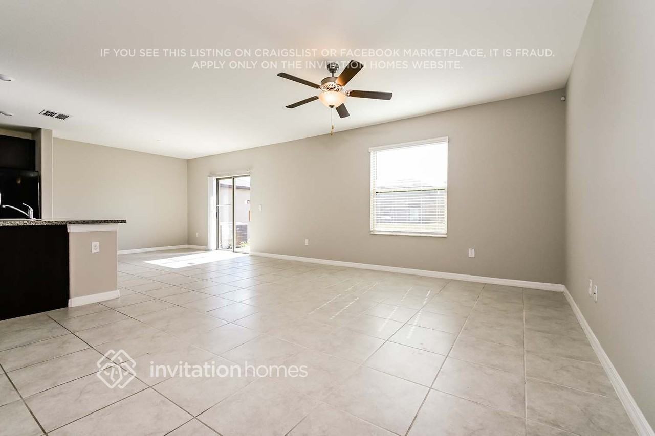 7255 King Creek Dr - Photo 4 of 18