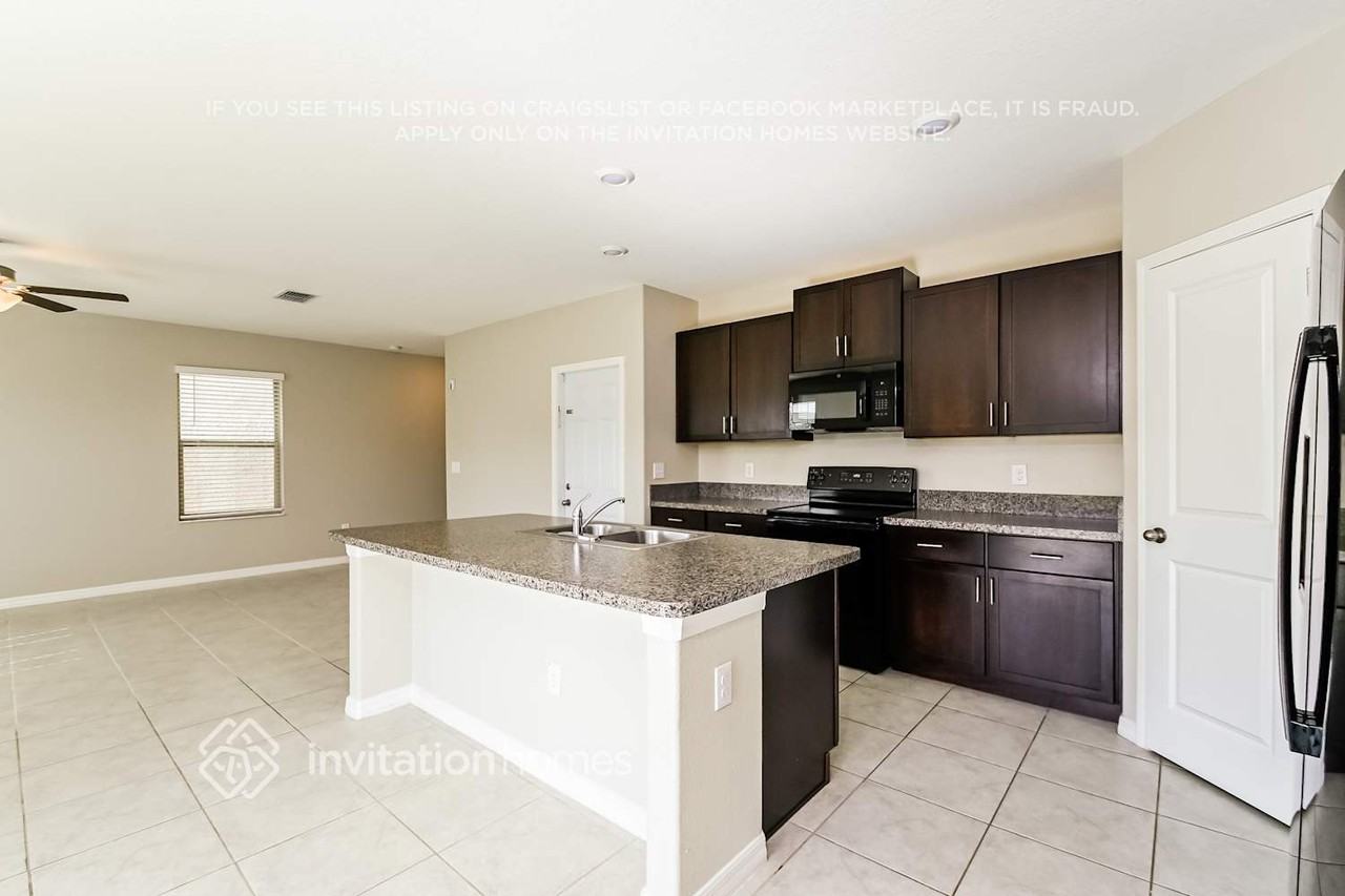 7255 King Creek Dr - Photo 6 of 18