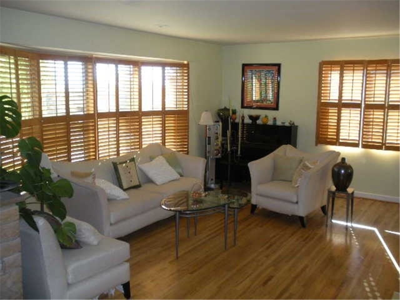 2481 E St - Photo 4 of 12