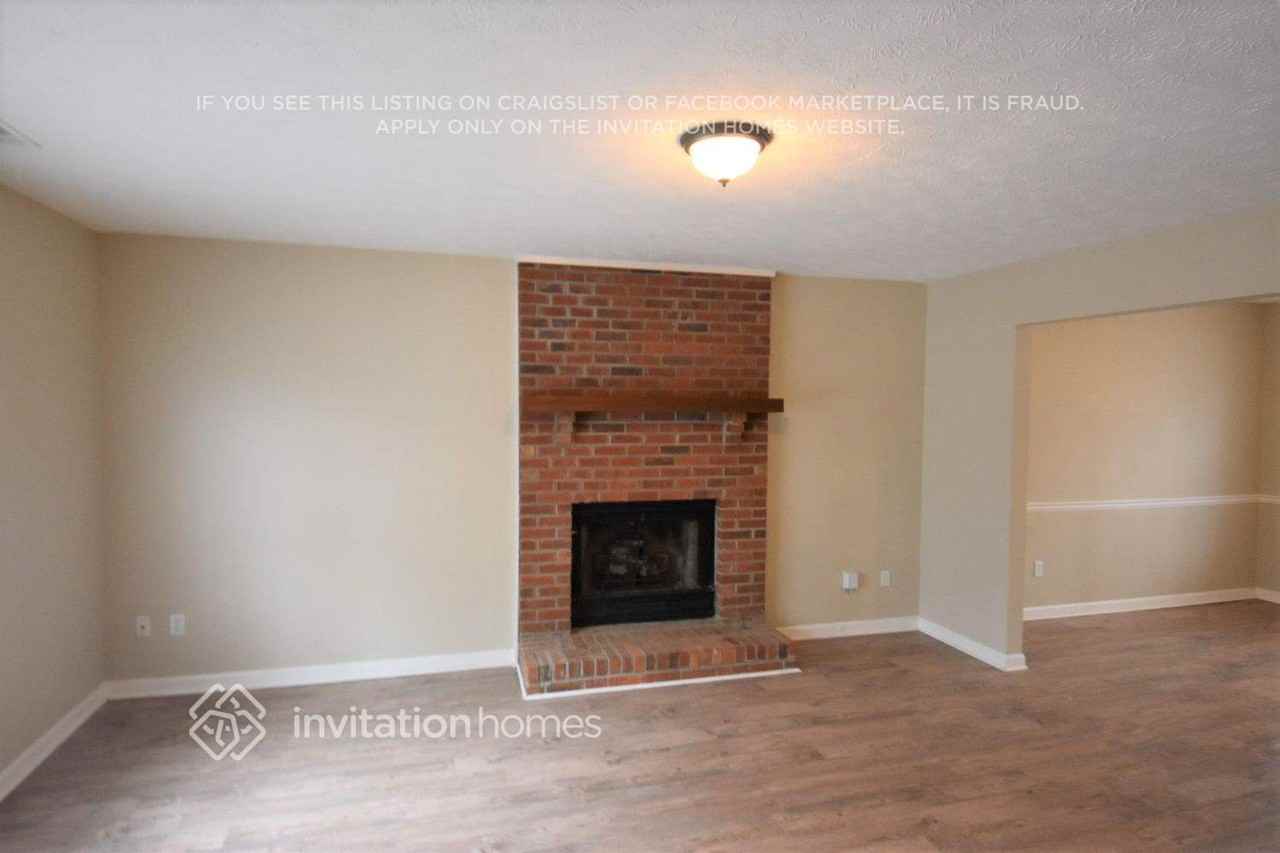 1310 Creekwood Cv - Photo 2 of 9