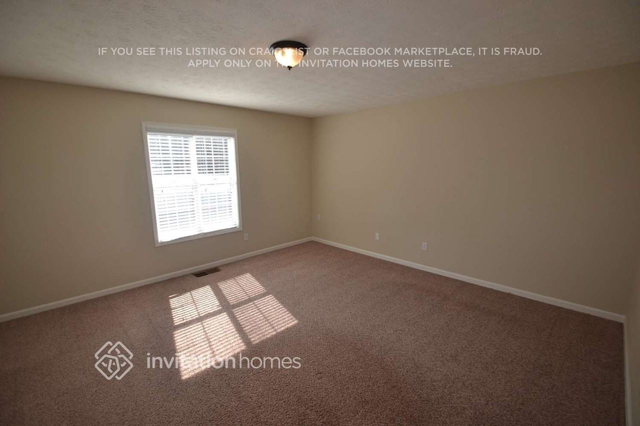 1310 Creekwood Cv - Photo 4 of 9