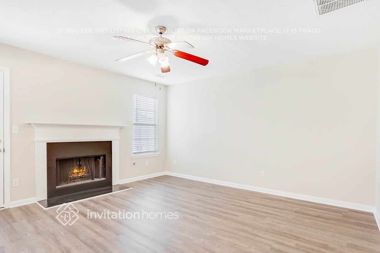 2871 Two Lake Cir - Photo 2 of 20