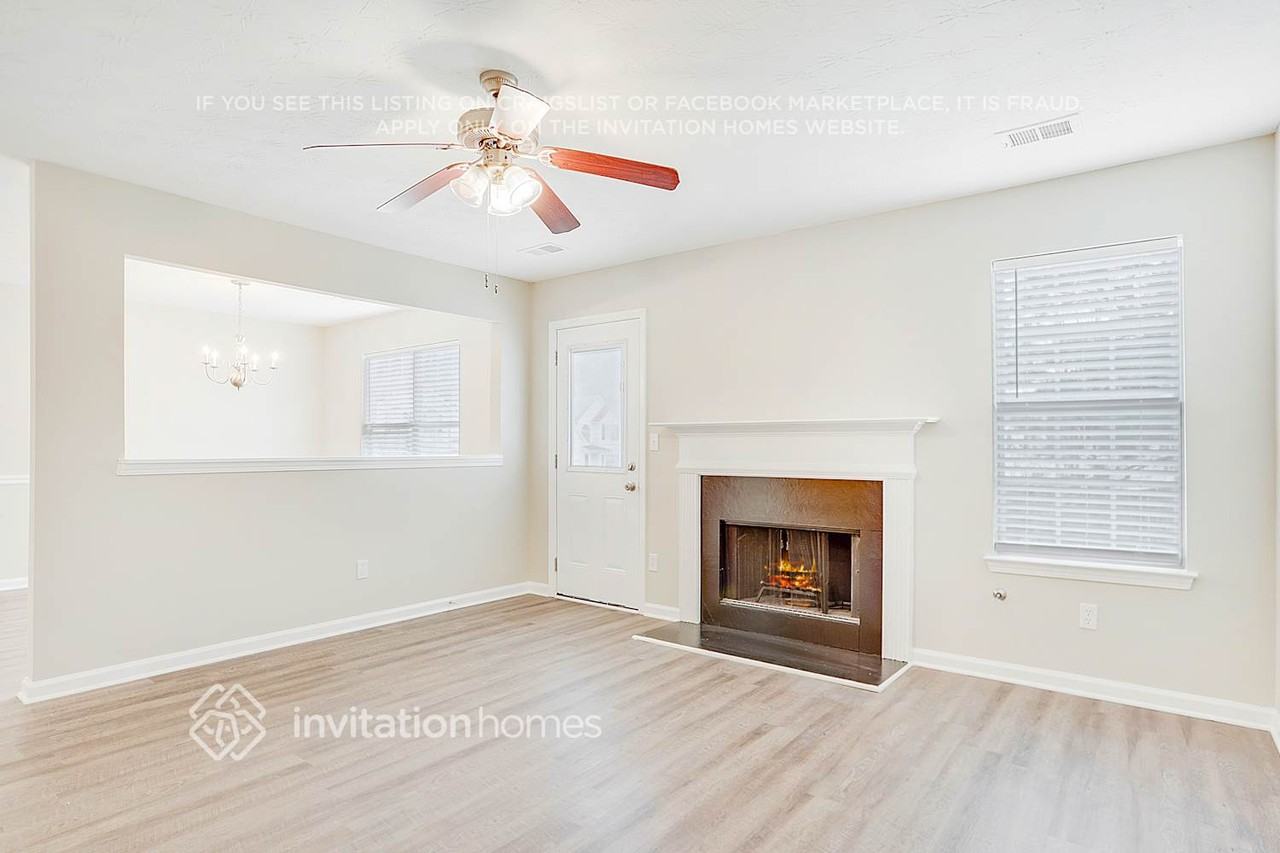 2871 Two Lake Cir - Photo 3 of 20