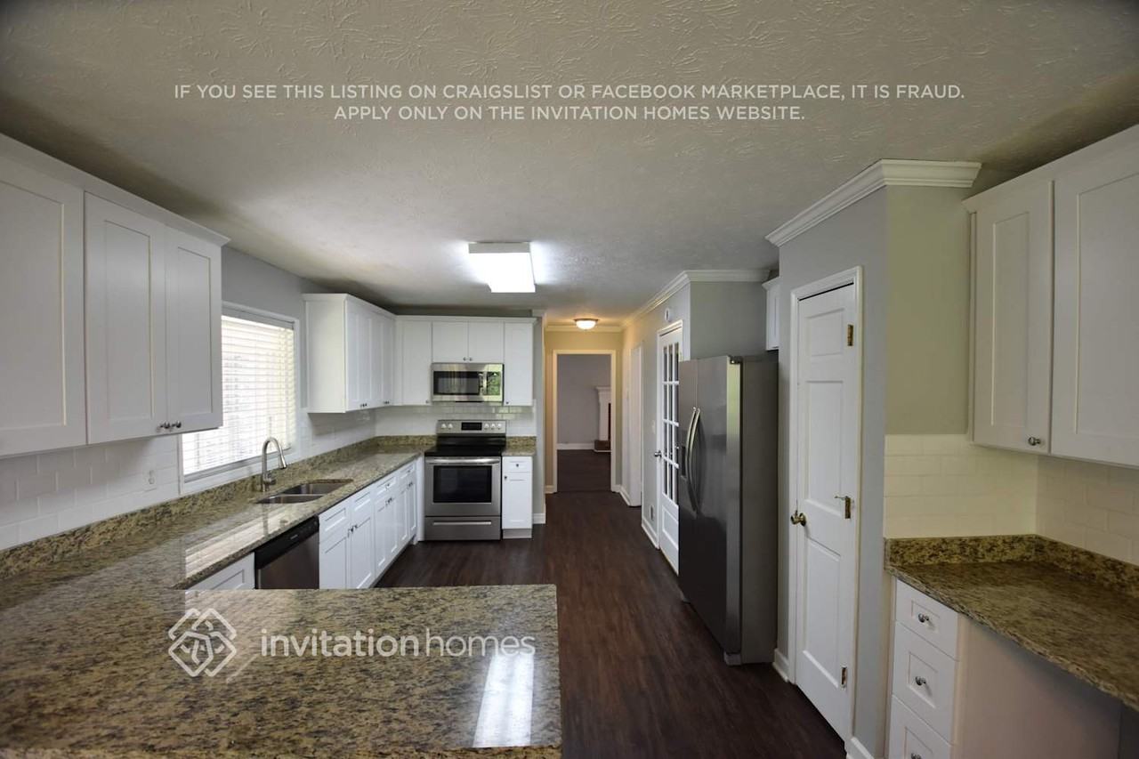 2111 Potomac Pl - Photo 4 of 15