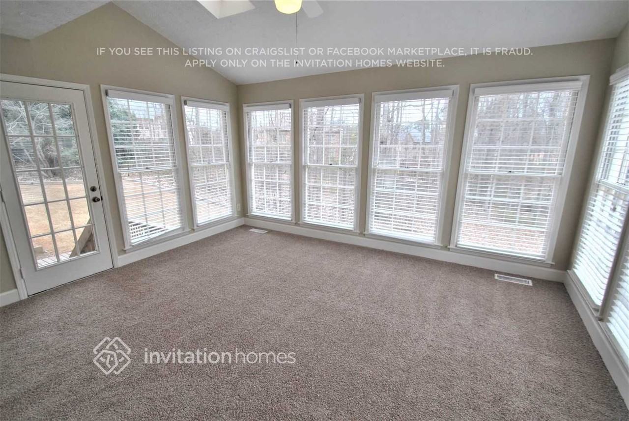 2111 Potomac Pl - Photo 6 of 15