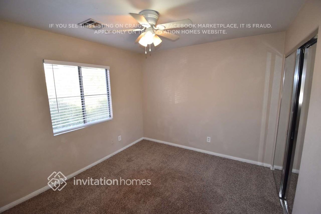 2868 Canonero St - Photo 6 of 15