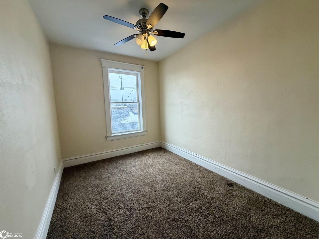 901 Main St - Photo 7 of 9