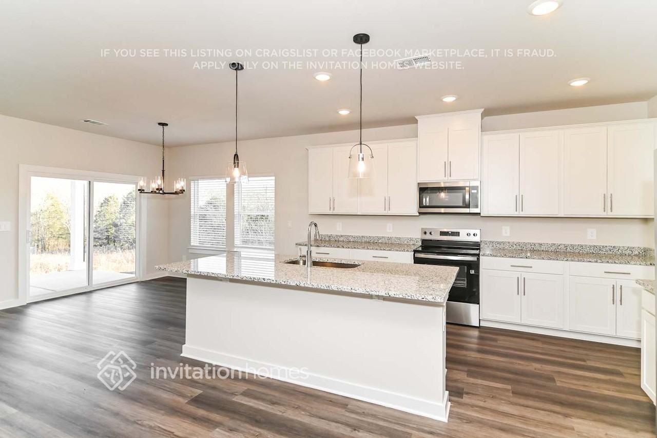 1172 Bluffton Cir - Photo 7 of 19