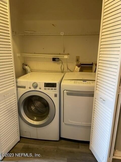 744 Aquatic Dr - Photo 4 of 22