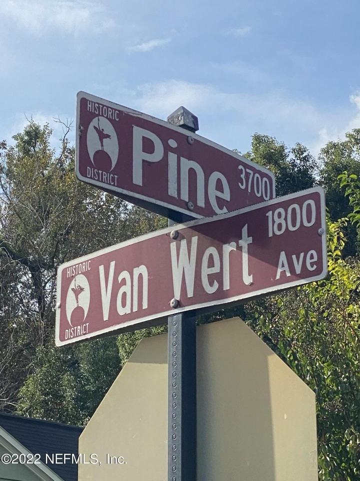 1815 Van Wert Ave Apt 4 #4 - Photo 2 of 19