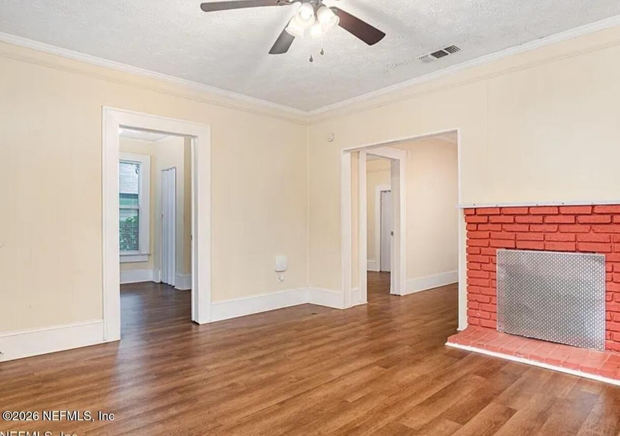 940 Glencarin St - Photo 3 of 14