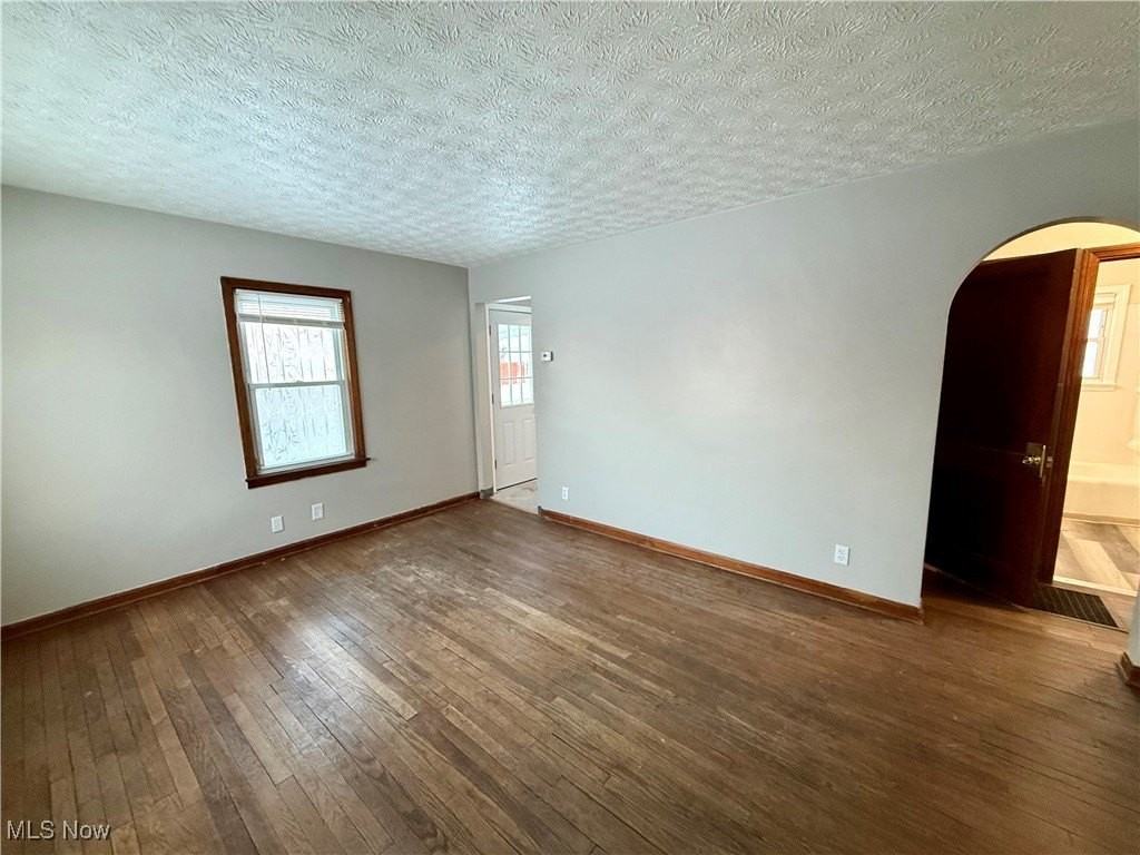 912 E Archwood Ave - Photo 2 of 15