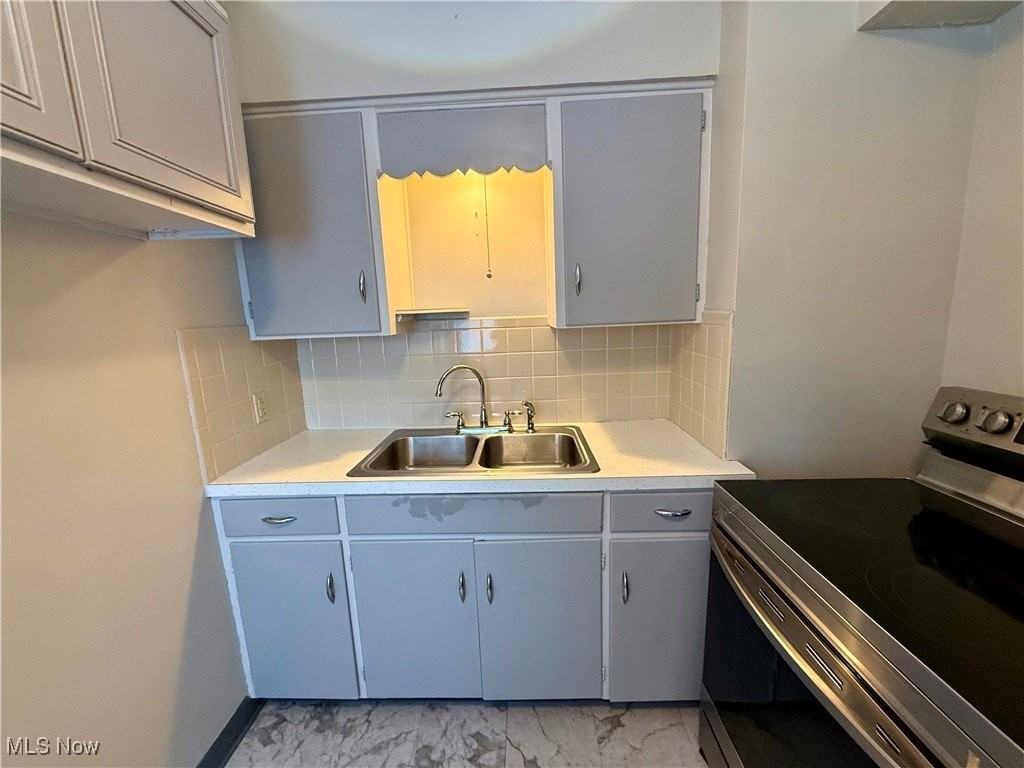 912 E Archwood Ave - Photo 5 of 15