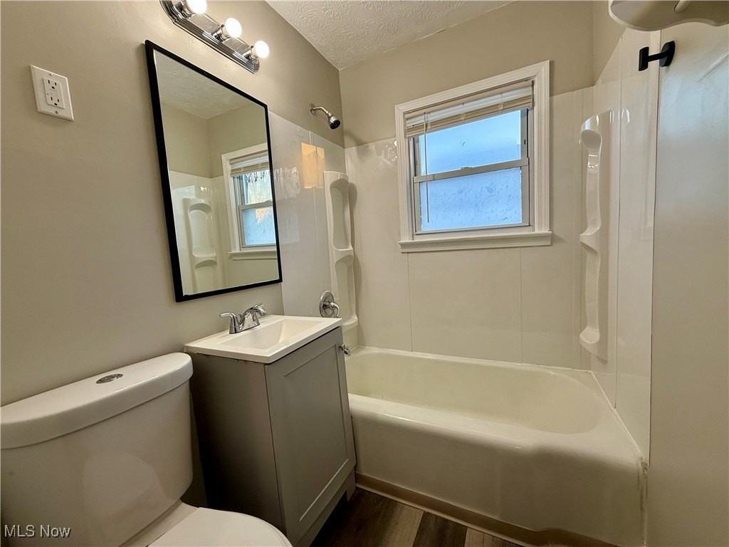 912 E Archwood Ave - Photo 6 of 15