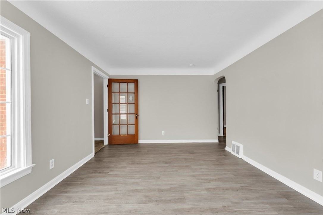 9405 Bohning Dr - Photo 4 of 24