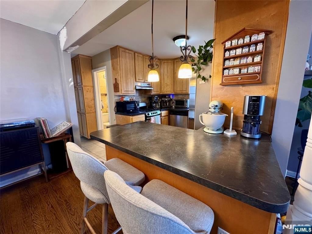 130 Pine St - Photo 5 of 22