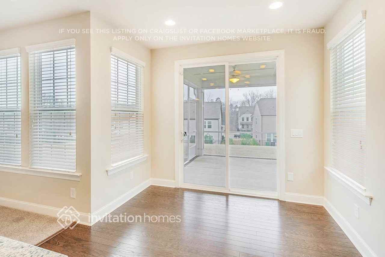 17428 Austins Creek Dr - Photo 5 of 26