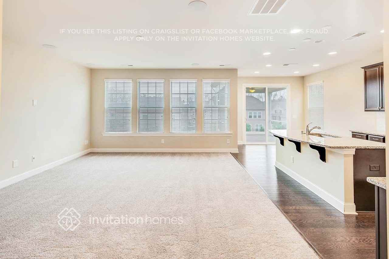 17428 Austins Creek Dr - Photo 6 of 26