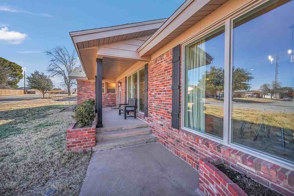 715 Shell Ave - Photo 5 of 50