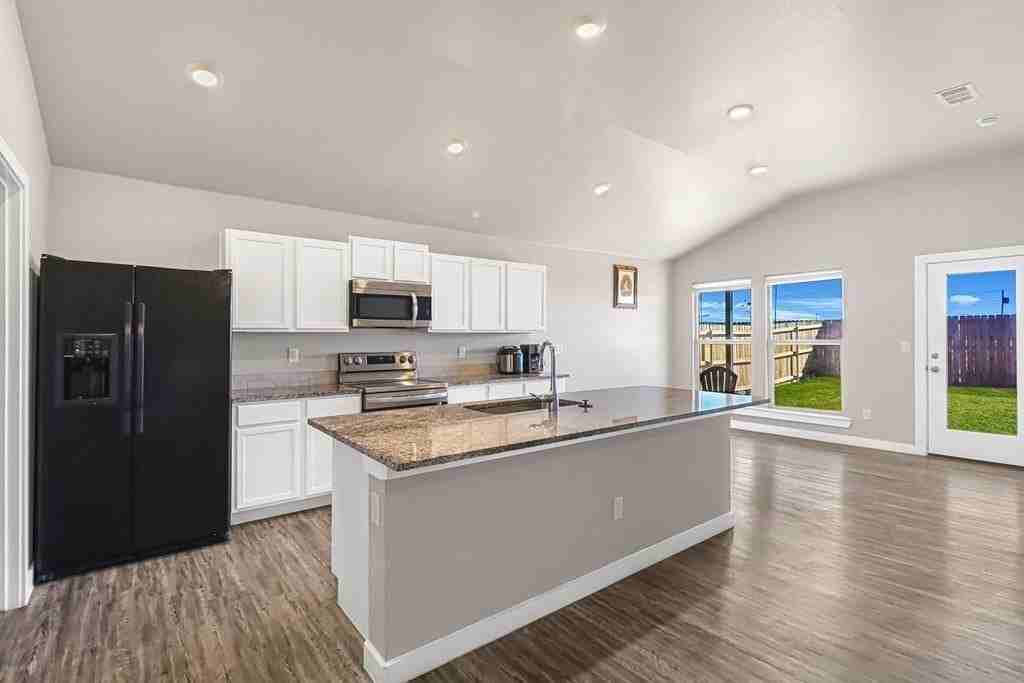 1312 Cajun St - Photo 5 of 20