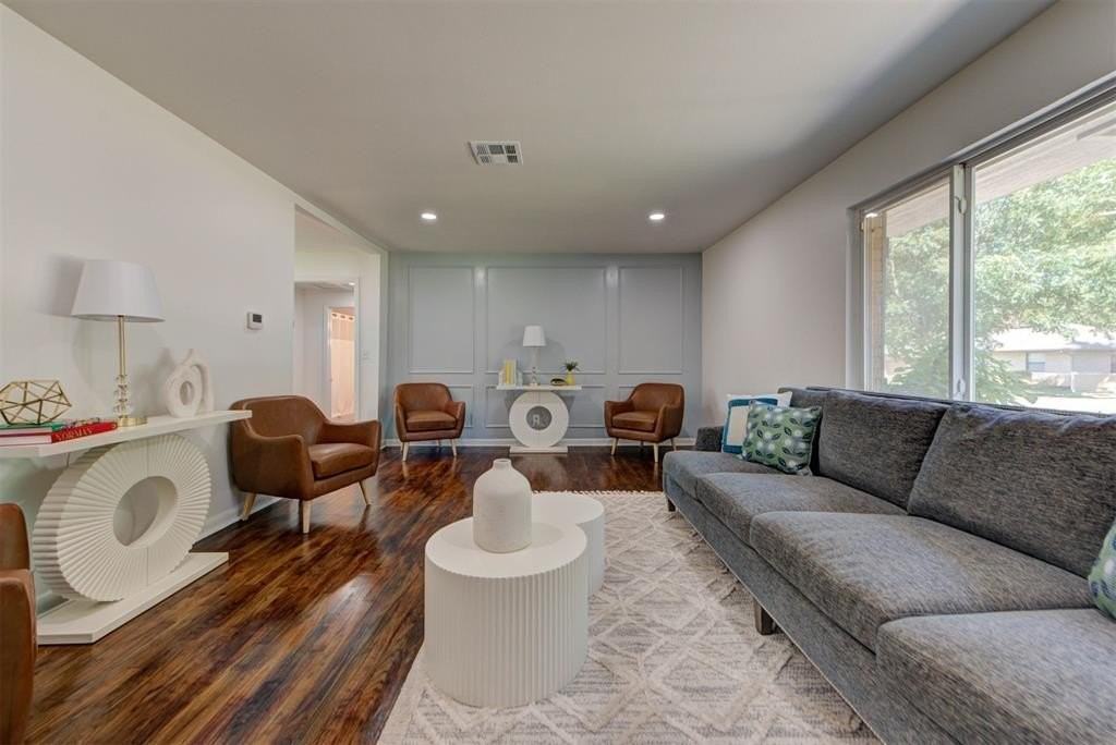 1510 Melrose Dr - Photo 5 of 28