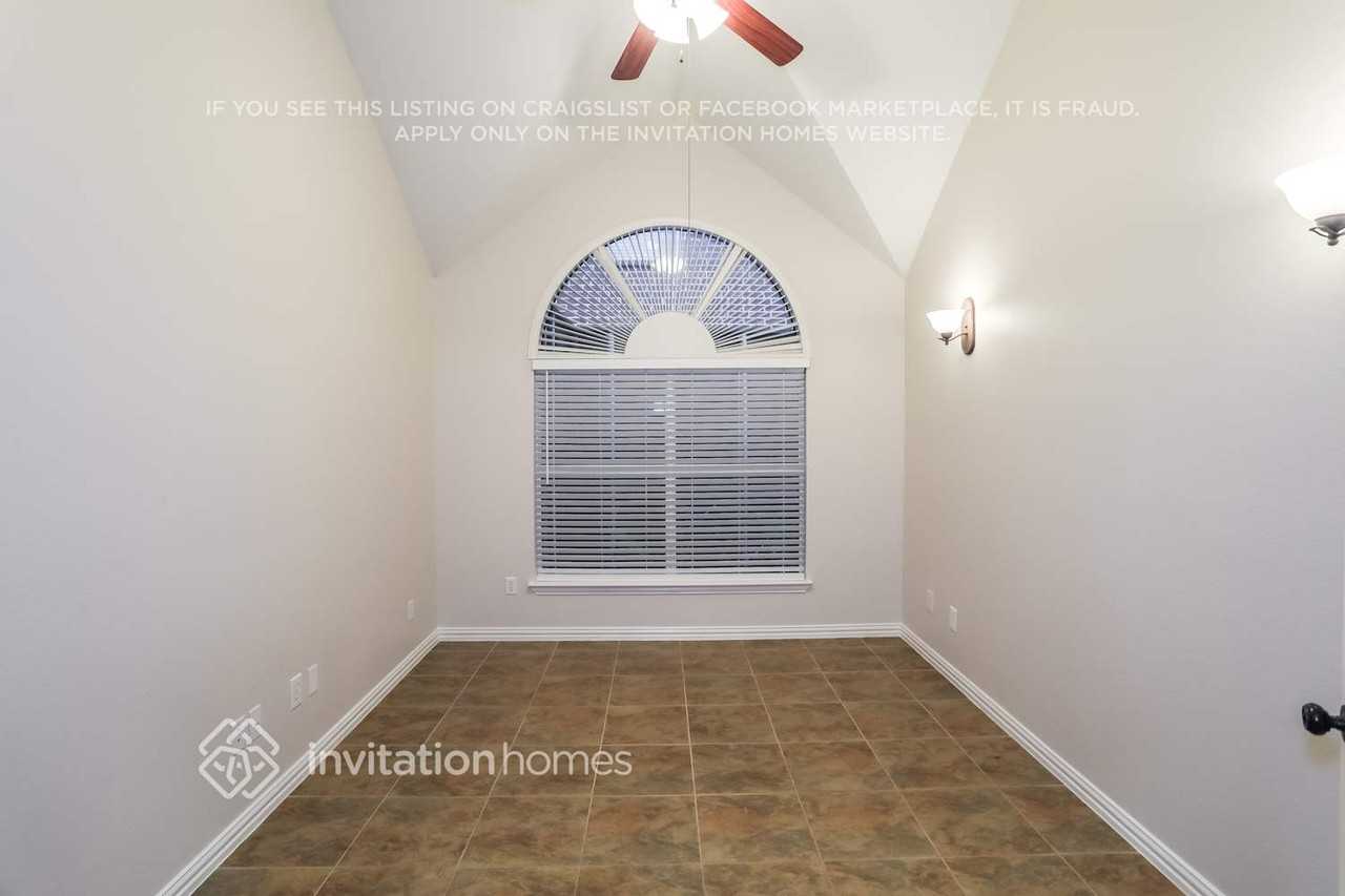 3008 Crossridge Dr - Photo 7 of 15