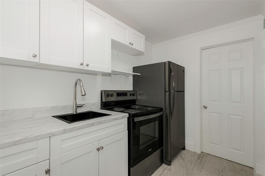 224 Sw 15th St #3 - Photo 3 of 12