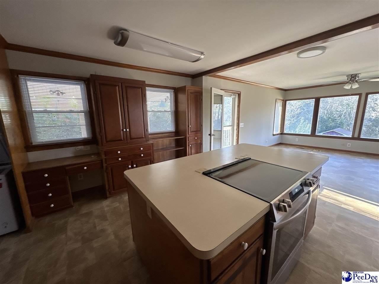 1315 Sylvan Dr - Photo 7 of 31