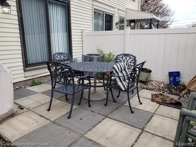 38844 Golfview Dr E - Photo 2 of 25