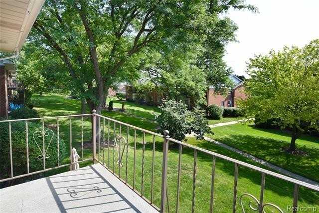 2463 Mulberry Sq #13 - Photo 6 of 32